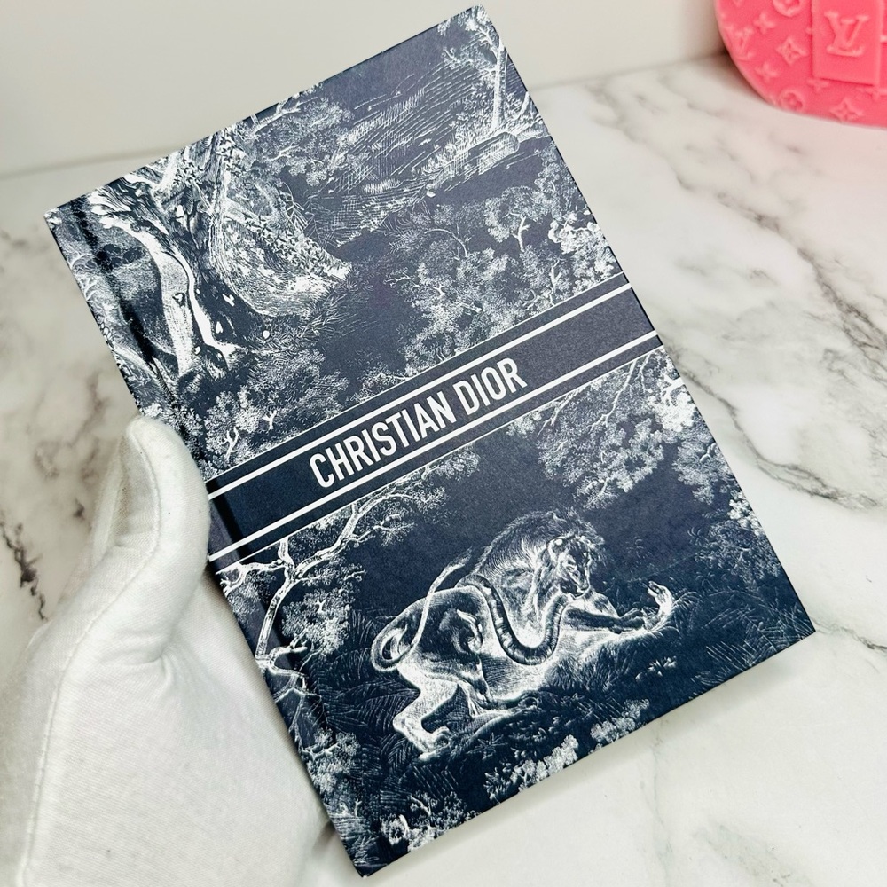 NEW! Christian Dior Blue & White Toile de Jouy Motif Unlined Notebook - Picture 4 of 14